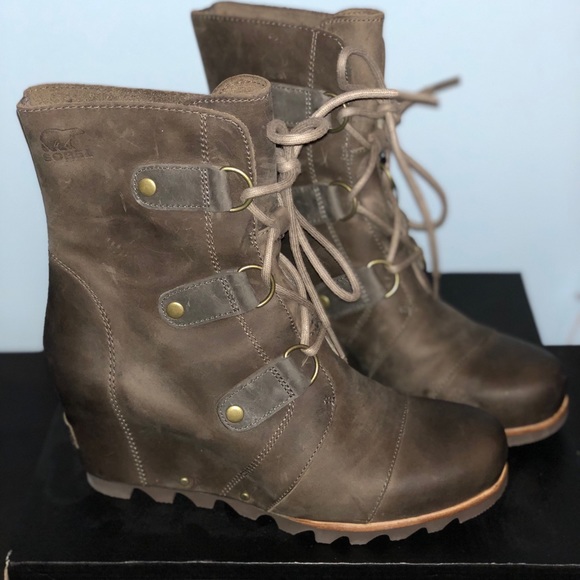 Sorel Shoes - Sorel | Joan of Arctic Wedge Boots | Brown | 9.5W